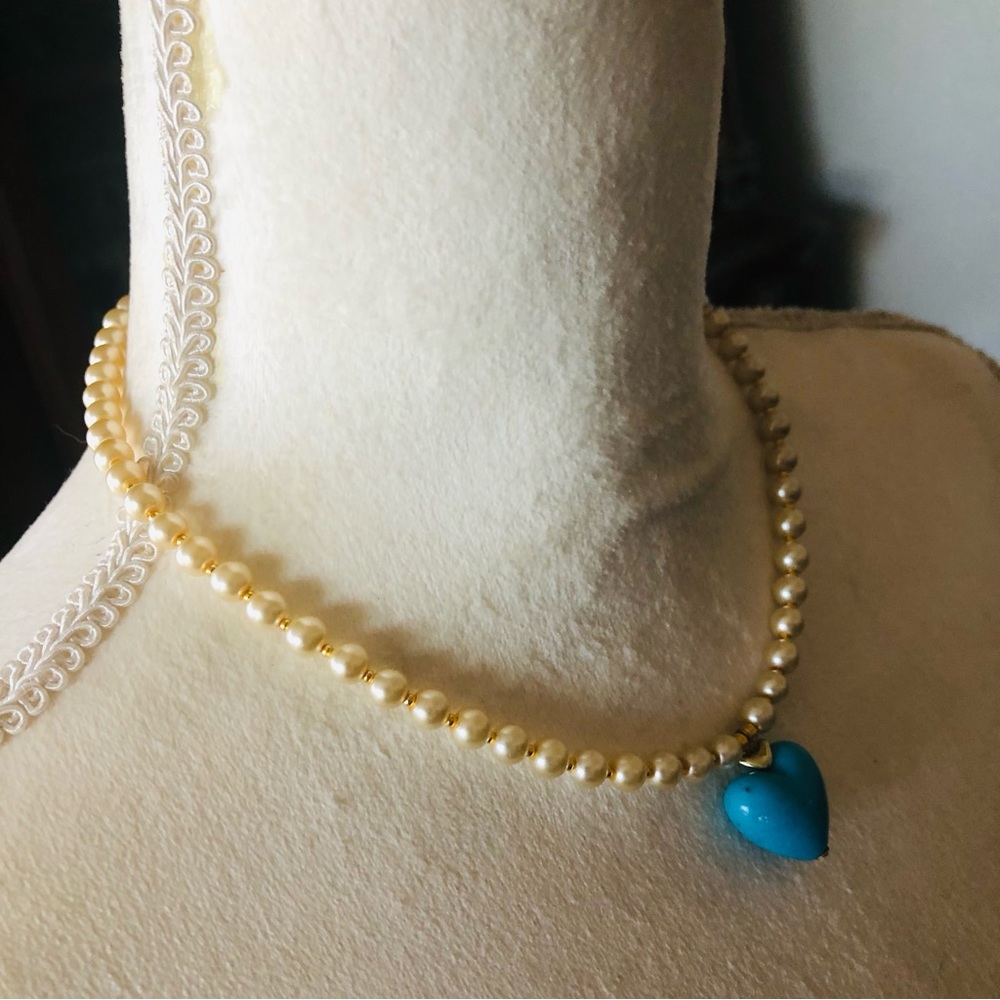 Handcrafted repurpose faux turquoise heart pendant Czech glass Pearl necklace - Picture 3 of 11